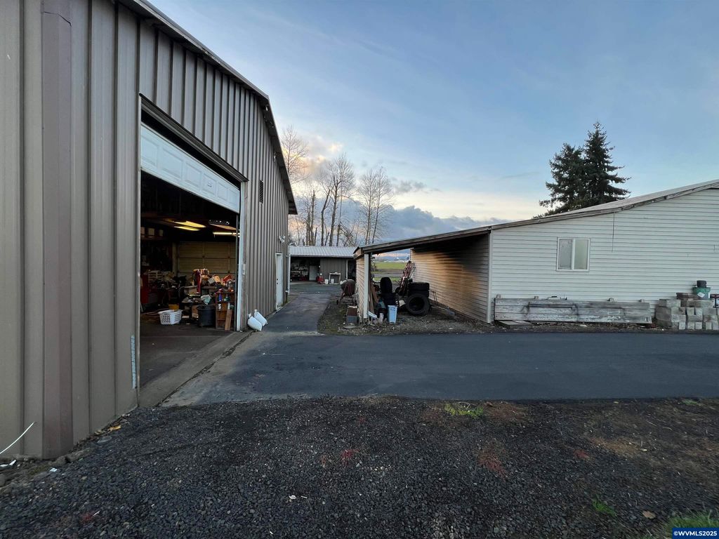 Image 30 of property listing at 1590 W 2nd St, Halsey, OR 97348