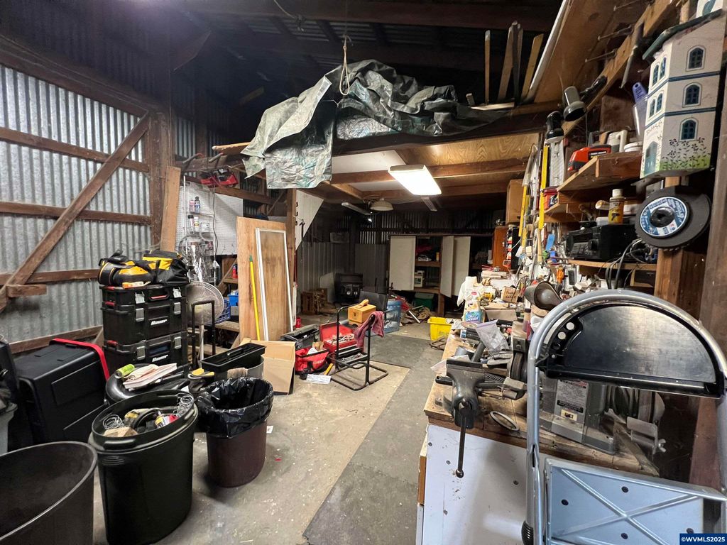 Image 37 of property listing at 1590 W 2nd St, Halsey, OR 97348