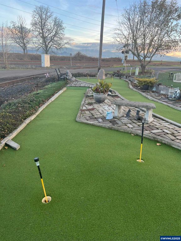 Image 43 of property listing at 1590 W 2nd St, Halsey, OR 97348