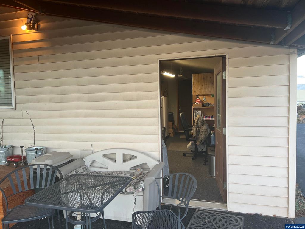 Image 45 of property listing at 1590 W 2nd St, Halsey, OR 97348