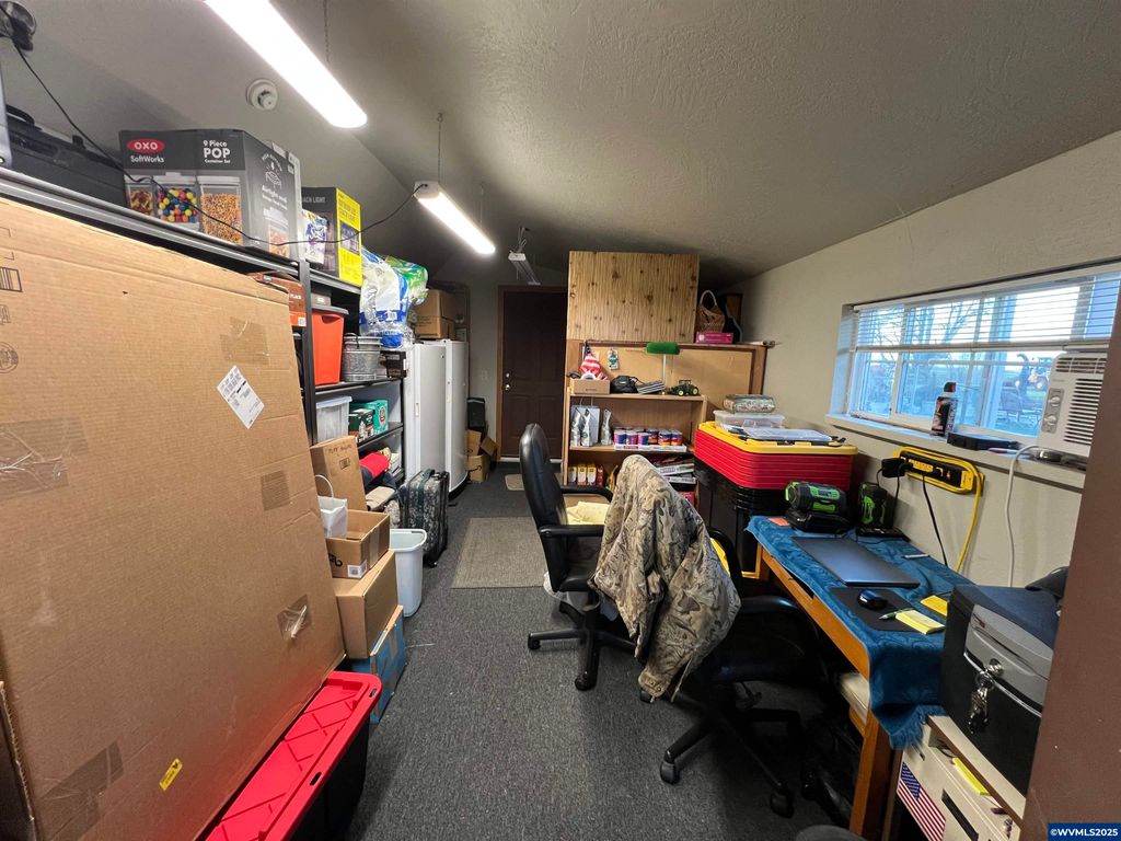 Image 46 of property listing at 1590 W 2nd St, Halsey, OR 97348