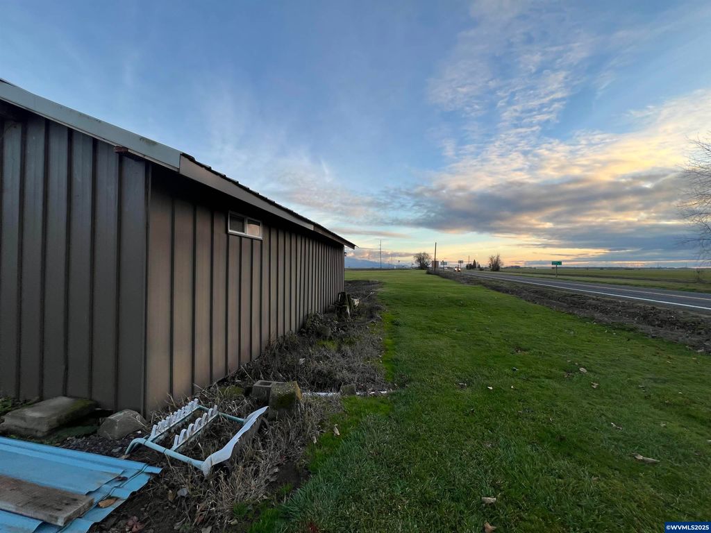 Image 49 of property listing at 1590 W 2nd St, Halsey, OR 97348