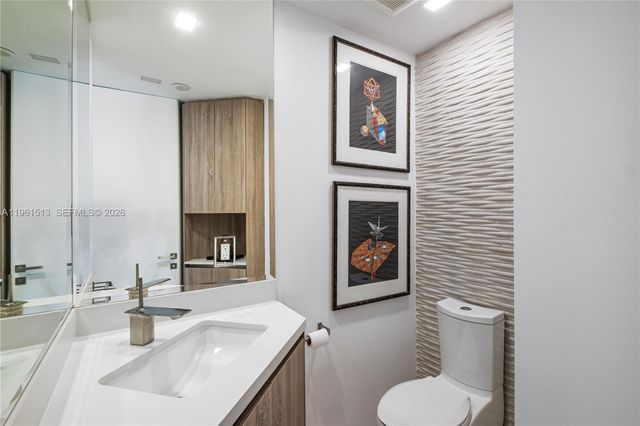 1000 Venetian Way 403, Miami Beach, FL 33139