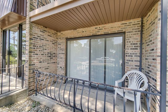 3010 Bernice Road 104, Lansing, IL 60438