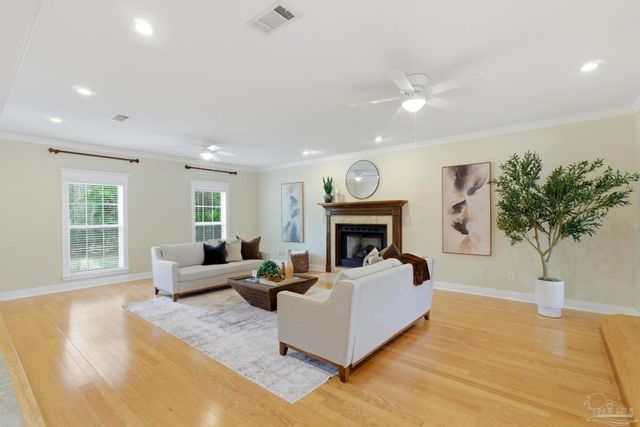 11441 Clear Creek Dr, Pensacola, FL 32514