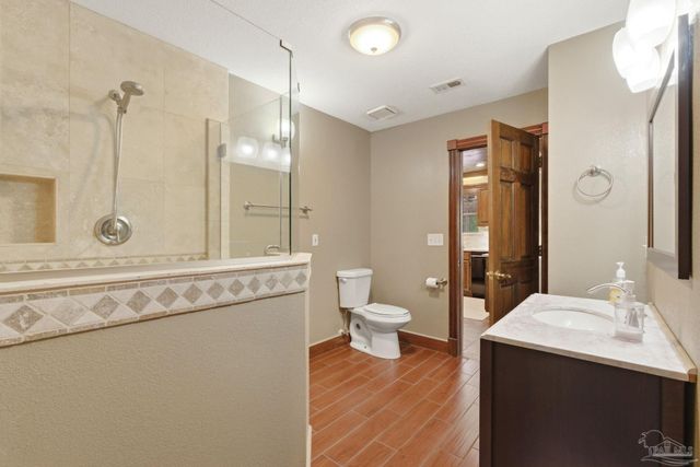 11441 Clear Creek Dr, Pensacola, FL 32514