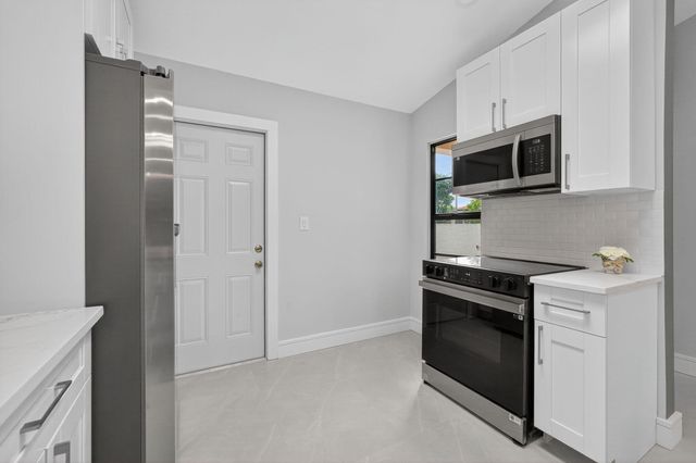 10924 Roebelini Palm Court, Boynton Beach, FL 33437