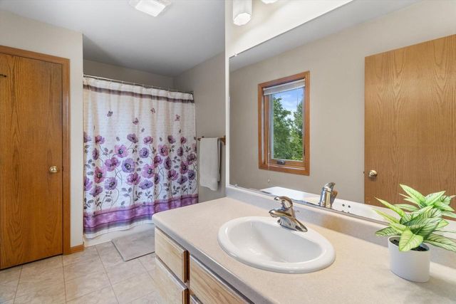 203 Maria Lane, Cottage Grove, WI 53527