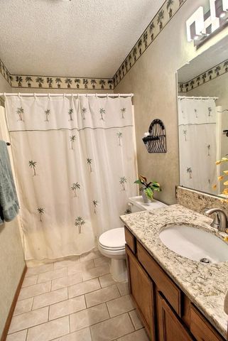 10901 W Blake Cir, Wichita, KS 67209