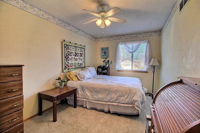 10901 W Blake Cir, Wichita, KS 67209