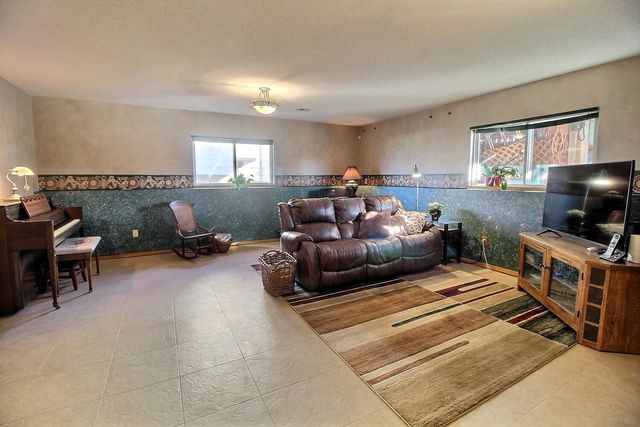 10901 W Blake Cir, Wichita, KS 67209