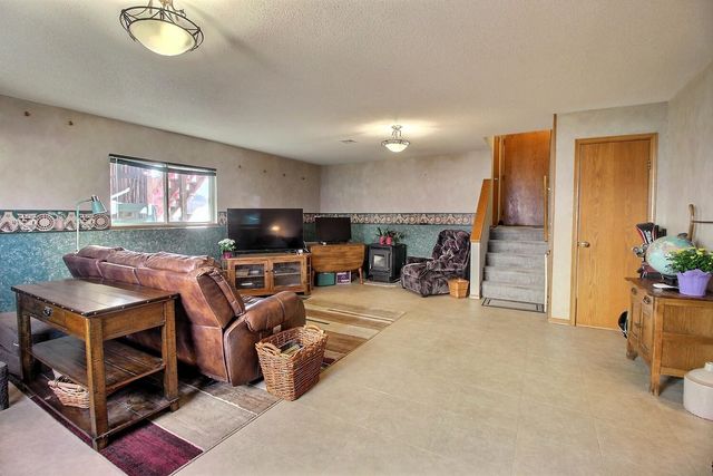 10901 W Blake Cir, Wichita, KS 67209