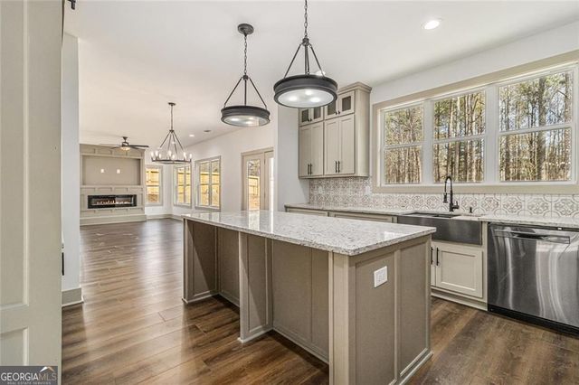 400 Stone Lea Trace, Oxford, GA 30054