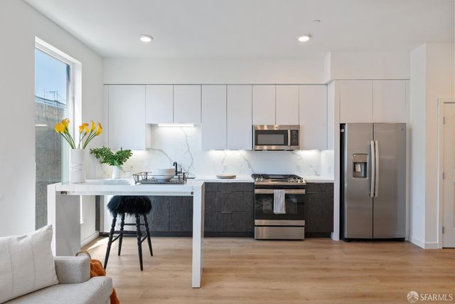 52 Kirkwood Avenue 323, San Francisco, CA 94124