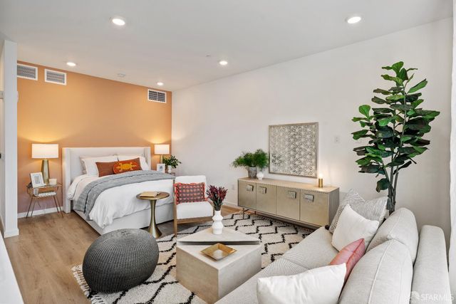 52 Kirkwood Avenue 323, San Francisco, CA 94124