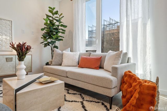 52 Kirkwood Avenue 323, San Francisco, CA 94124