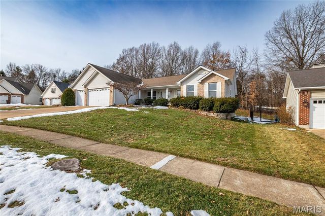 1227 Park Meadow Drive, Fenton, MO 63026