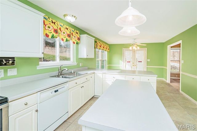 1227 Park Meadow Drive, Fenton, MO 63026