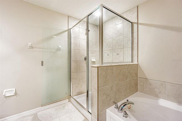 817 ROYAL EMPRESS DRIVE, Ruskin, FL 33570