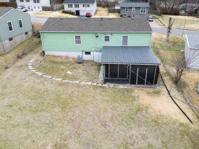 8415 Tauromee Avenue, Kansas City, KS 66112