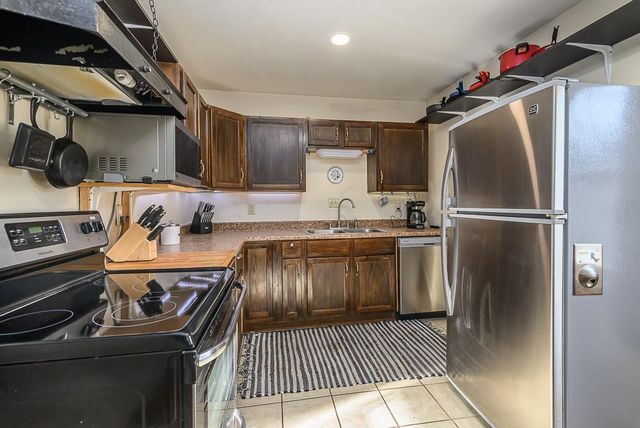 8415 Tauromee Avenue, Kansas City, KS 66112