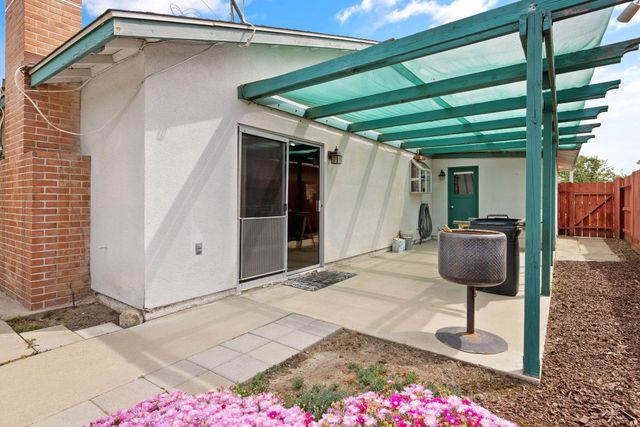 2323 S Dollner Street, Visalia, CA 93277