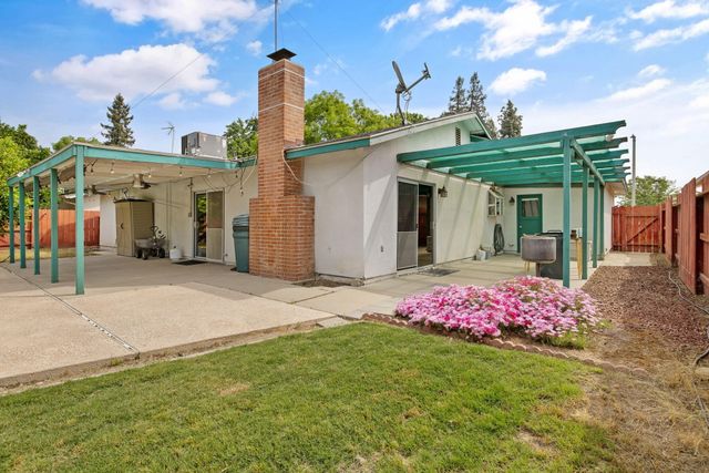 2323 S Dollner Street, Visalia, CA 93277