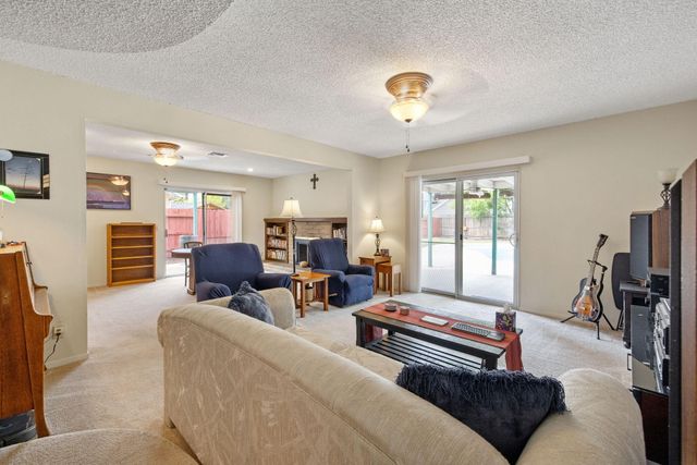 2323 S Dollner Street, Visalia, CA 93277