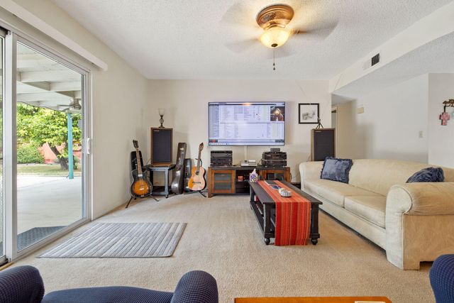 2323 S Dollner Street, Visalia, CA 93277