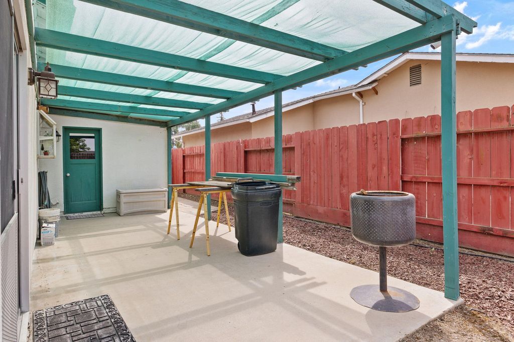 Image 31 of property listing at 2323 S Dollner Street, Visalia, CA 93277