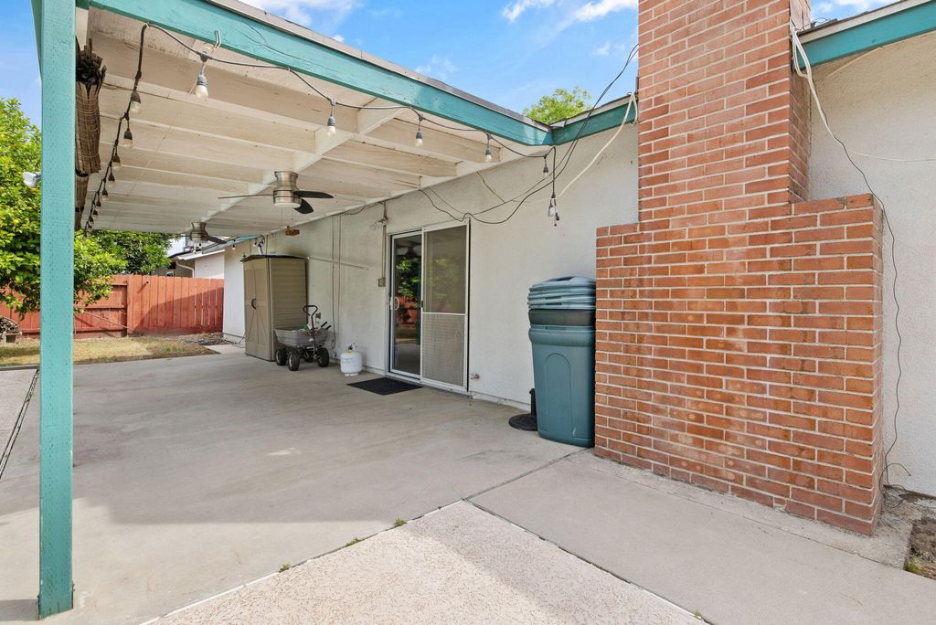 Image 33 of property listing at 2323 S Dollner Street, Visalia, CA 93277
