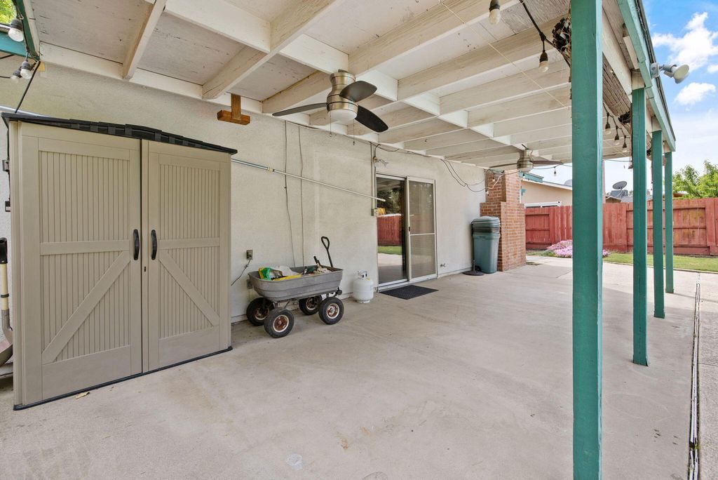 Image 34 of property listing at 2323 S Dollner Street, Visalia, CA 93277