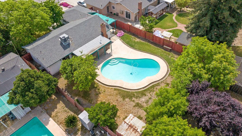 Image 42 of property listing at 2323 S Dollner Street, Visalia, CA 93277