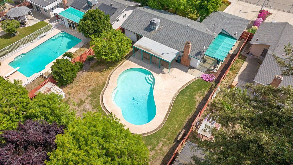 Image 43 of property listing at 2323 S Dollner Street, Visalia, CA 93277