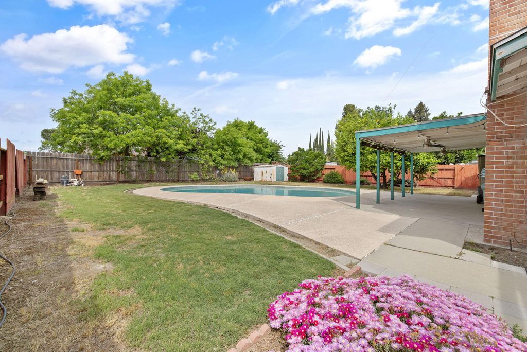 Image 47 of property listing at 2323 S Dollner Street, Visalia, CA 93277