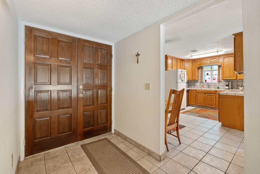 Image 5 of property listing at 2323 S Dollner Street, Visalia, CA 93277