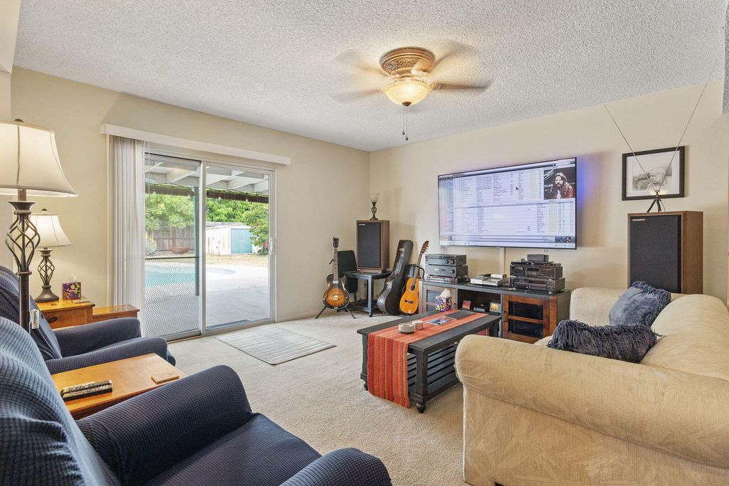 Image 8 of property listing at 2323 S Dollner Street, Visalia, CA 93277