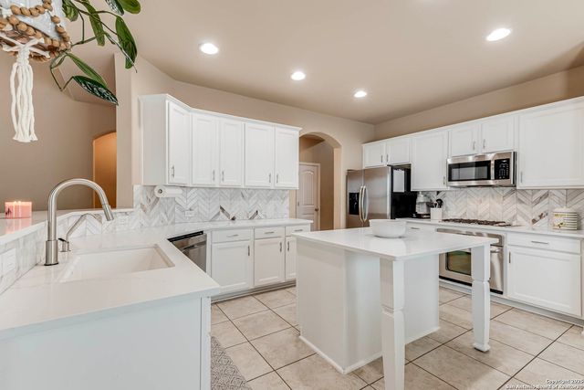 24735 Buck Crk, San Antonio, TX 78255