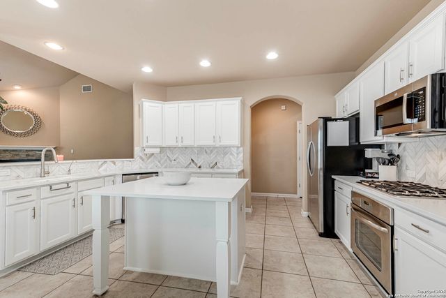 24735 Buck Crk, San Antonio, TX 78255