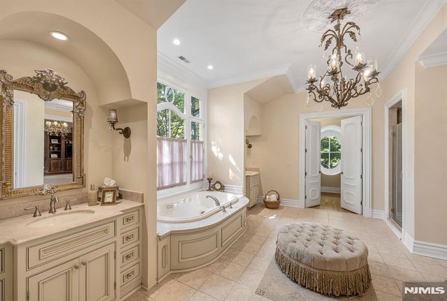 505 Timberline Drive, Franklin Lakes, NJ 07417