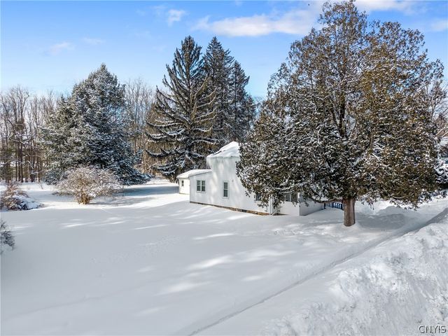 46 Seneca St, Van Buren, NY 13027