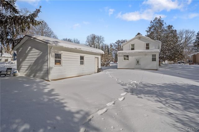 46 Seneca St, Van Buren, NY 13027