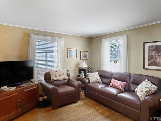 46 Seneca St, Van Buren, NY 13027