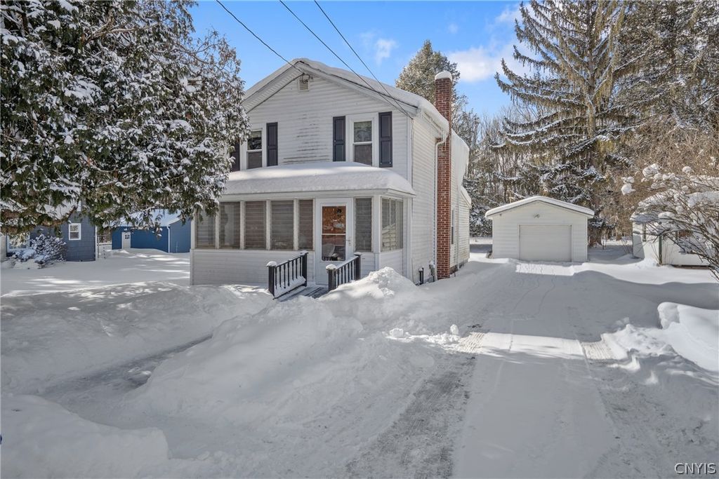 46 Seneca St, Van Buren, NY 13027