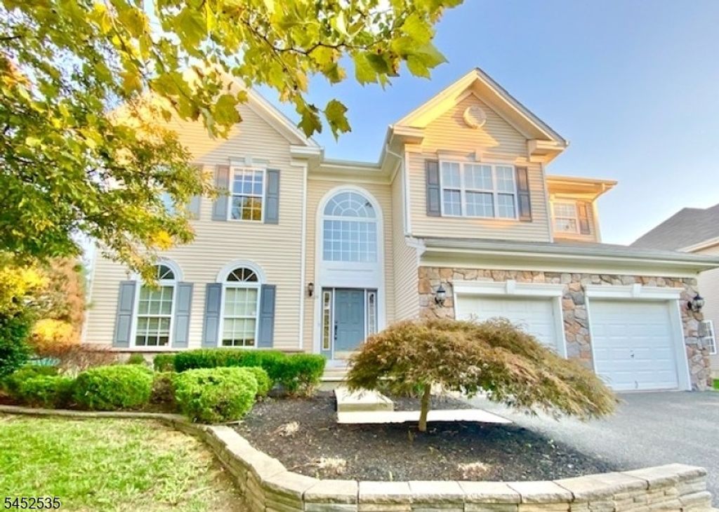 24 Skurka Ct, Sayreville Boro, NJ 08872 — photo 2