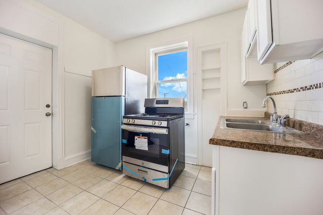 2749 N Kilbourn Avenue 2, Chicago, IL 60639