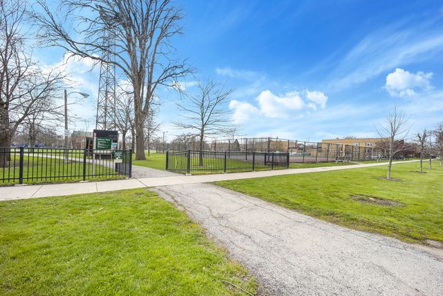 2749 N Kilbourn Avenue 2, Chicago, IL 60639