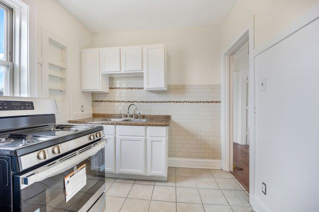 2749 N Kilbourn Avenue 2, Chicago, IL 60639