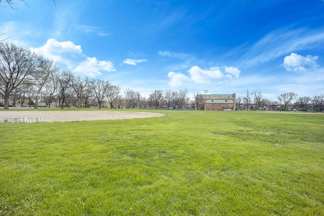 2749 N Kilbourn Avenue 2, Chicago, IL 60639