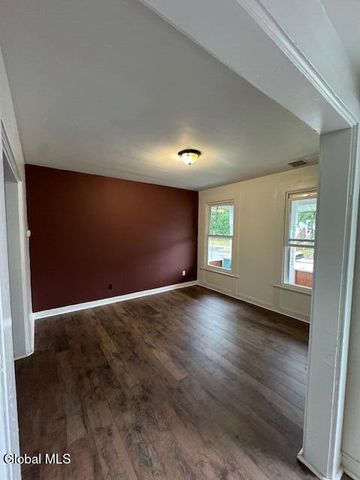 17 Grove Avenue, Albany, NY 12208